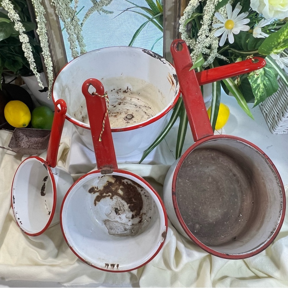 Kitchen | Set of 4 | Vintage Red and White Enamel Nesting Pots | Farmhouse Decor